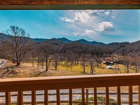 Dulce Mountain Cabin Casa in Bryson City