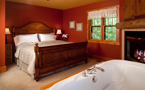 Bed, Hot Tub, Bedroom, Bath