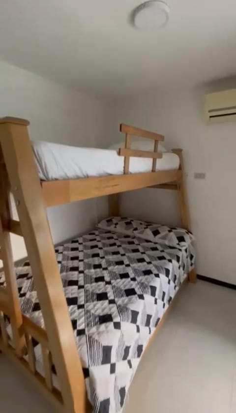 Bedroom, air conditioner