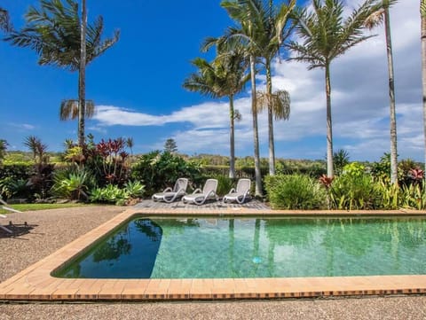 Day, Garden, Garden view, Pool view, Swimming pool, sunbed