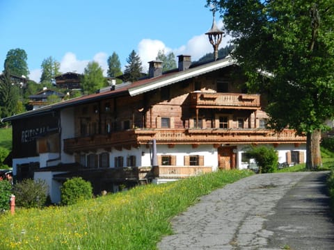 Reitstall Henntalhof Condo in Kitzbuhel
