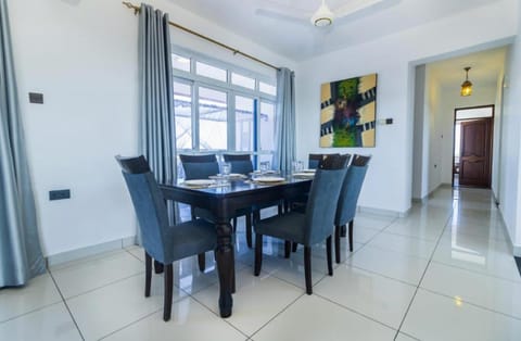 Wendy's Penthouse Diani Apartment in Diani Beach