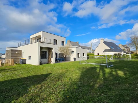 Property building, Spring, Garden, Garden view