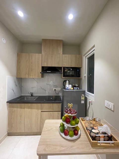 Kitchen or kitchenette, Food and drinks