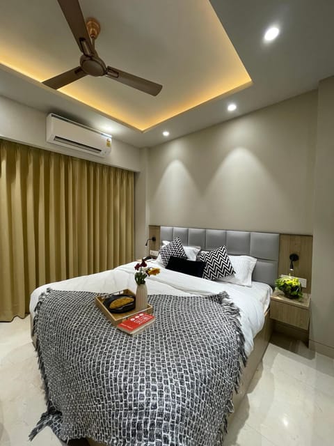 Bed, Photo of the whole room, Bedroom, air conditioner