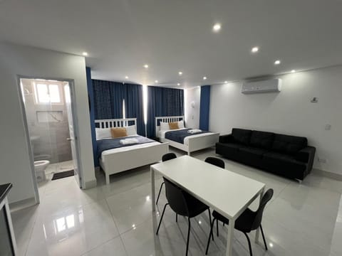 Bed, Bathroom, TV and multimedia, Living room, Photo of the whole room, Dining area, Bedroom, air conditioner