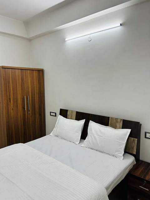 Lux 3BHK Fully Furnished Stay Apartment in Jaipur