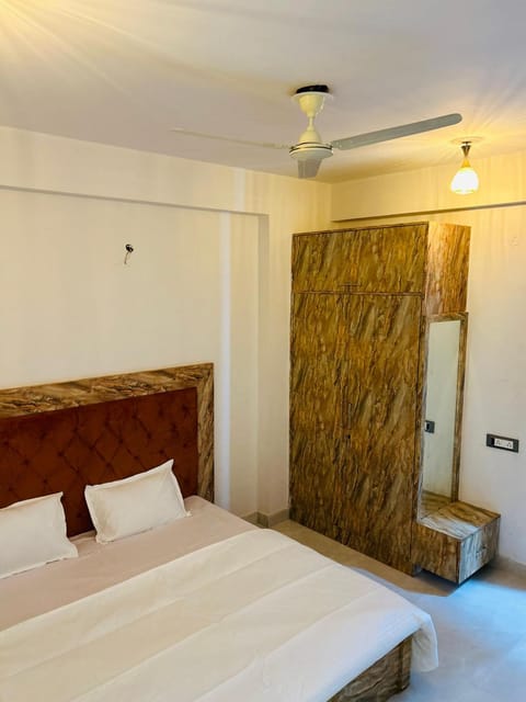 Lux 3BHK Fully Furnished Stay Apartment in Jaipur