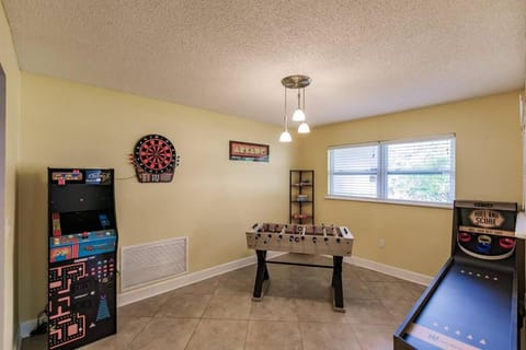 Darts, Game Room