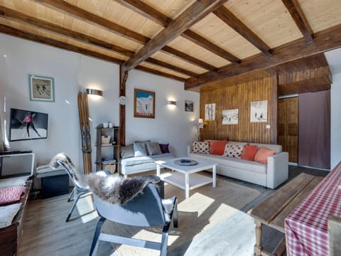 Grand Duplex 120m², 5 Pièces au Coeur de Tignes le Lac, 3 Chambres Doubles, Balcon et Terrasse Sud - FR-1-641-60 Apartment in Tignes