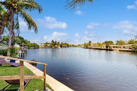 The Manors Waterfront Oasis # 2 Apartment in Wilton Manors