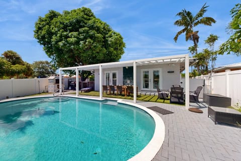 The Manors Waterfront Oasis # 3 Apartment in Wilton Manors