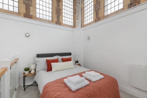 Unique 3BD Penthouse in Historic Church Conversion Apartment in Ilford