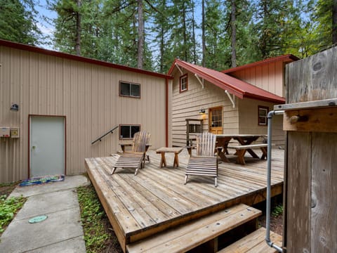 Whispering Pines - Cabin w hot tub House in Mount Hood Village