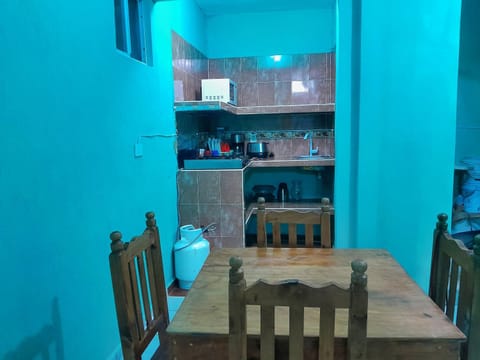 Kitchen or kitchenette, Dining area, stove