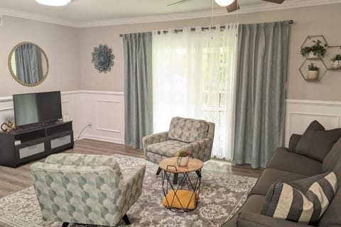 Cute Apt Near the Airport-9B Apartment in College Park