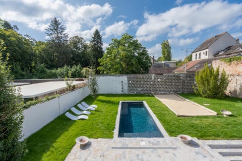 Garden, Garden view, Pool view, Swimming pool, sunbed