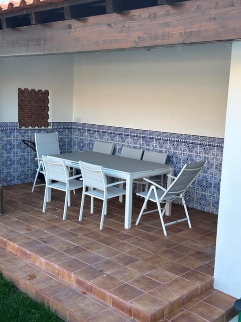 Patio, Dining area