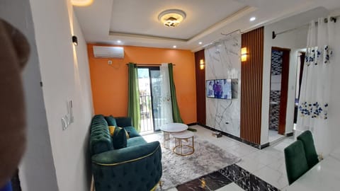 ResidenceGermanotech VIP 2e, Bonamoussadi,Logbessou,eau chaude, internet 2 balcons Apartment in Douala