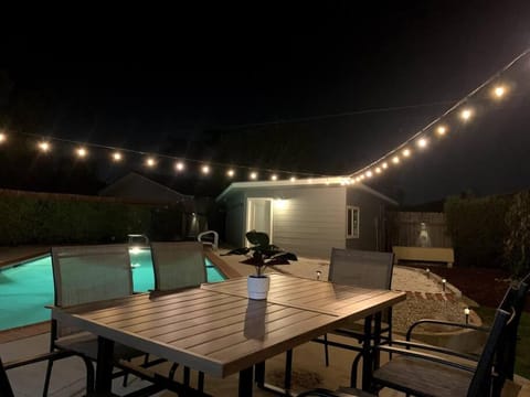 Balcony/Terrace, Pool view, Swimming pool