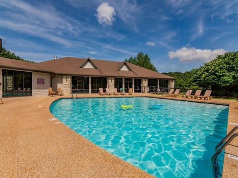 Sooner Settle Lodge 4 King Rooms Stonebridge House in Table Rock Lake