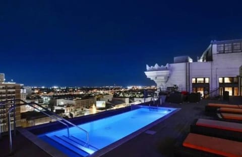 Property building, Night, City view, Pool view, Swimming pool, sunbed