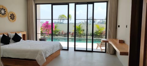 Bed, View (from property/room), Balcony/Terrace, Photo of the whole room, Bedroom, Pool view, Swimming pool