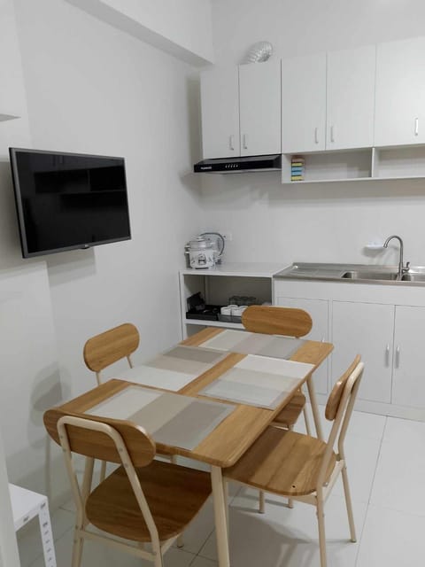 GoodFaith House Rental - Deca Sentrio Condo Apartment in Naga