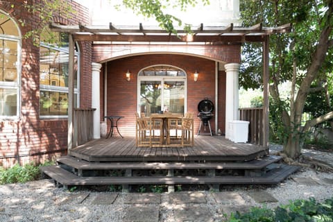 Property building, Balcony/Terrace, Garden view