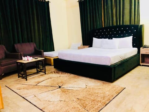 Blue Moon Residency Jinnah Super Bed and Breakfast in Islamabad