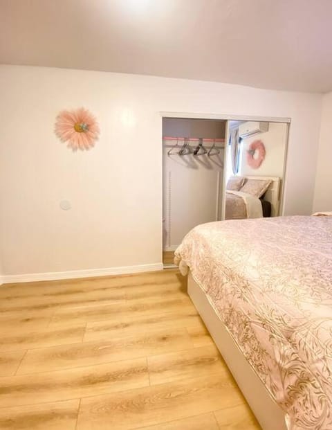 Pink Lovely Guest House 1BR near DTLA Appartement in Rosemead