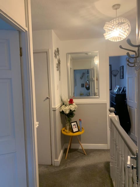 Double yellow room Vacation rental in Watford