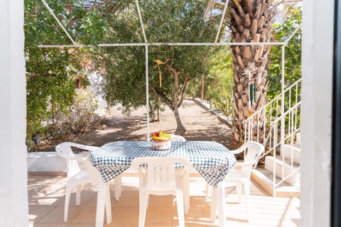 Natural landscape, Garden, Dining area