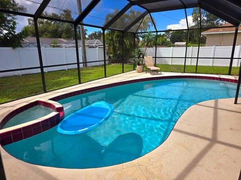 Hot Tub, Pool view, Swimming pool, sunbed