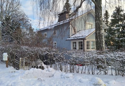 Property building, Day, Winter