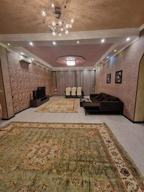 Шикарная 4 комнатная квартира Apartment in Almaty