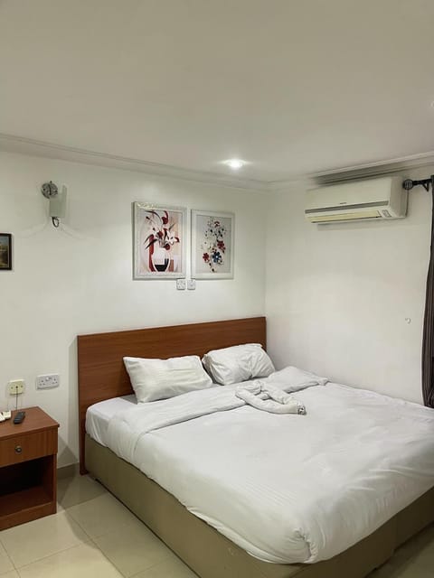 Bed, Bedroom, air conditioner