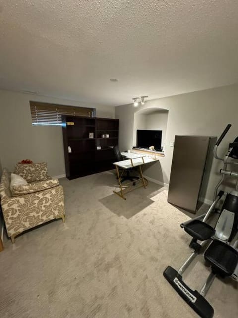 Spacious 3bedrm for family or business travellers House in Red Deer