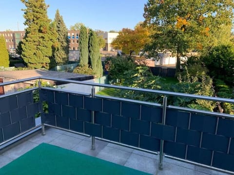 Balcony/Terrace, Garden view