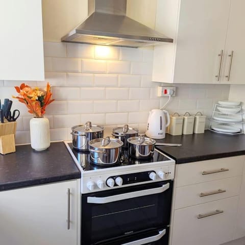 Luxury Stay with Balcony Apartment in Colchester