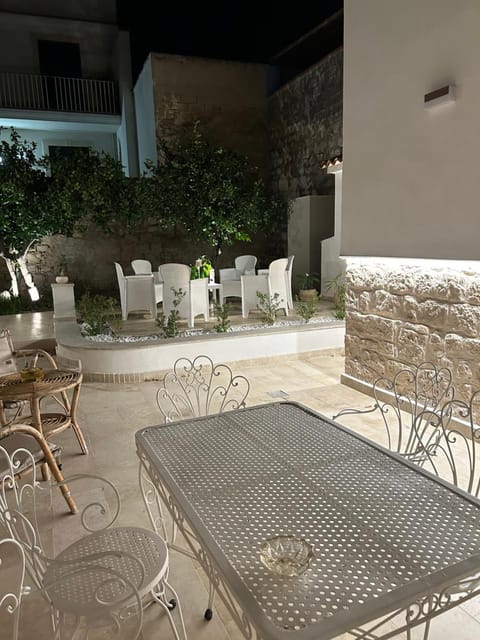 Patio, Seating area