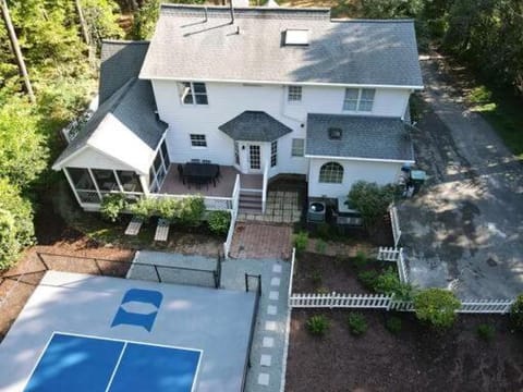 Durham Home with DUKE and UNC theme plus PICKLEBALL court House in Durham