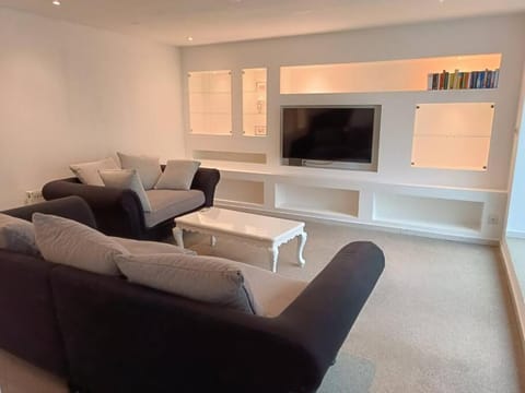 Big comfort Bungalow incl Carcharger Apartment in Gelsenkirchen