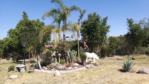 Campamento Hermoso Natural en Puebla Campground/ 
RV Resort in Puebla