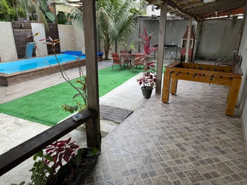 Shower, BBQ facilities, Swimming pool