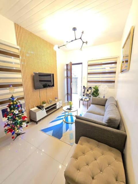 TV and multimedia, Living room, Seating area, Evening entertainment