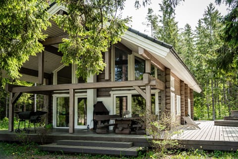 Property building, Day, Natural landscape, Garden, Garden view