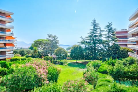 Property building, Spring, Day, Natural landscape, Garden, Garden, Garden view