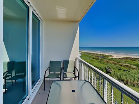 Galvestonian 503 - Escape To The Sea Apartment in Texas City