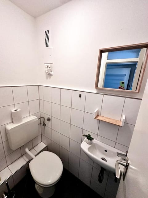 Toilet, Bathroom